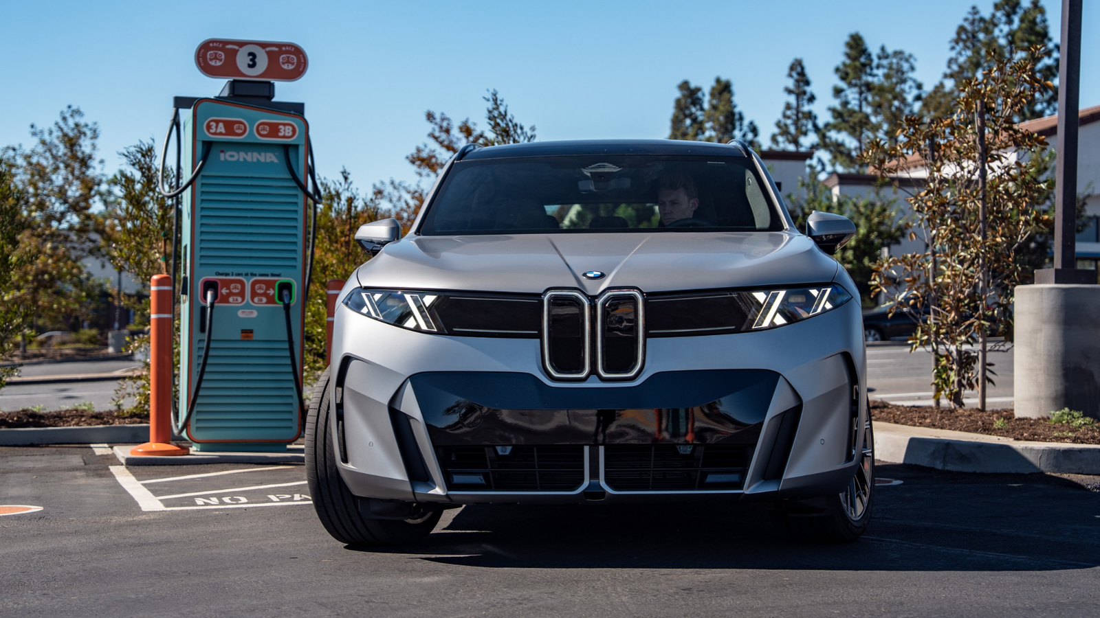 BMW I5 som laddas