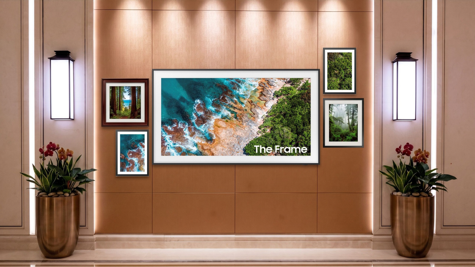 samsungs tv the frame som hänger på en vägg